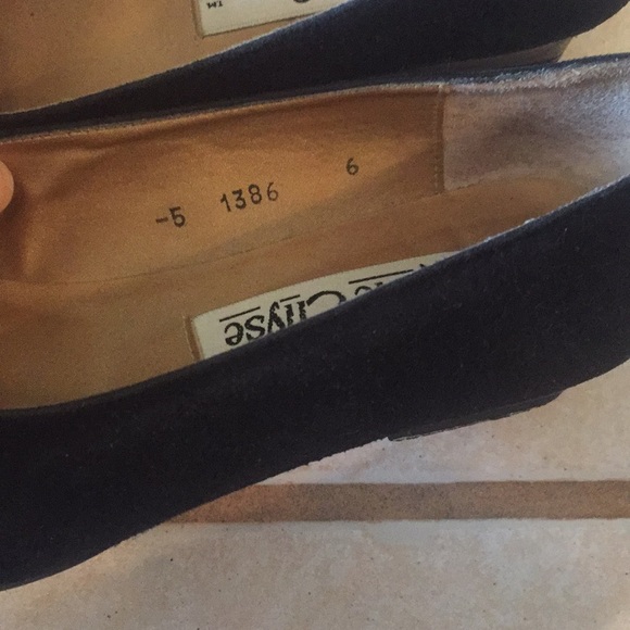 Marie Ellyse Dress Heels.. size 6... black suede - Picture 7 of 7